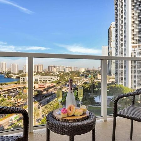 Luxury Bayfront Studio With Balcony Amazing Pool Ξενοδοχείο Sunny Isles Beach Εξωτερικό φωτογραφία