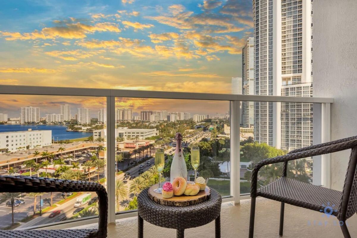 Luxury Bayfront Studio With Balcony Amazing Pool Ξενοδοχείο Sunny Isles Beach Εξωτερικό φωτογραφία